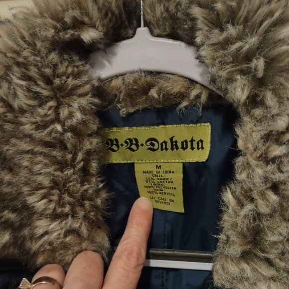 Vintage BB Dakota Denim Faux Fur Jean Jacket With Pockets Sz M Lined - Picture 6 of 8